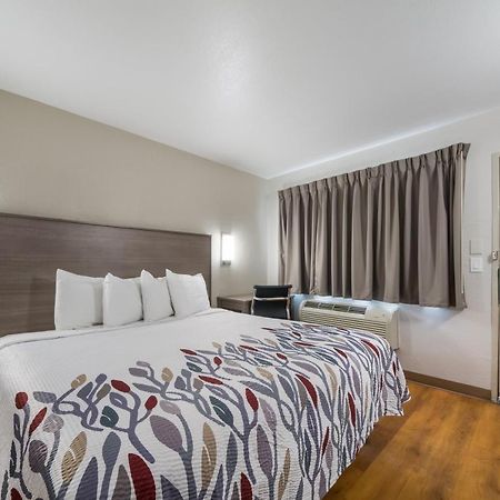 Red Roof Inn San Antonio E - Frost Bank Center ภายนอก รูปภาพ